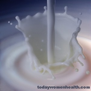 زيادة خصوبة المرأة بشرب الحليب كامل الدسم