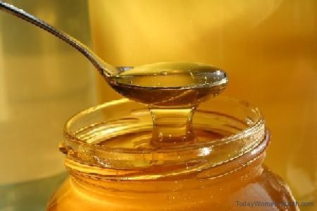 تعرفي على فوائد العسل لشعرك