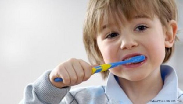 حافظى على ابتسامة طفلك وصحة أسنانه