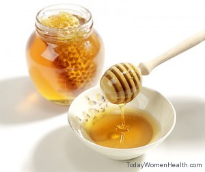 قناع العسل والحليب لعلاج جفاف البشرة