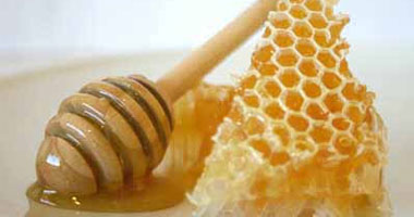 قناع العسل وزيت الزيتون للتخلص من تقصف الشعر