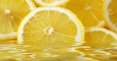 الليمون والعسل للوقاية من نزلات البرد و الانفلونزا