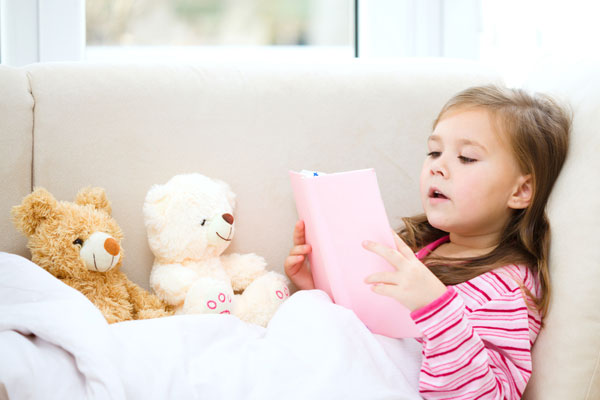 8 خطوات لتشجيع طفلك على القراءةض