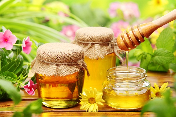 8 طرق للاستفادة من العسل بطريقة طبيعية