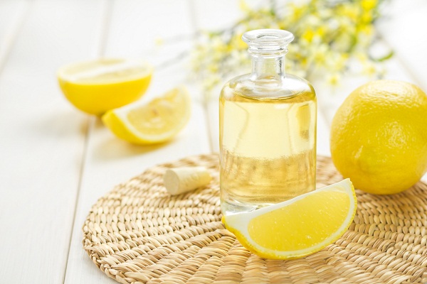 6 وصفات مختلفة لليمون للعناية بشعرك