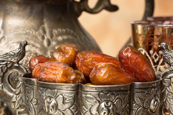 أخطاء غذائية شائعة أثناء رمضان ... تجنبيها لصيام صحي