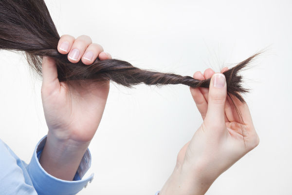 وصفات طبيعية لتنعيم الشعر بكل امان