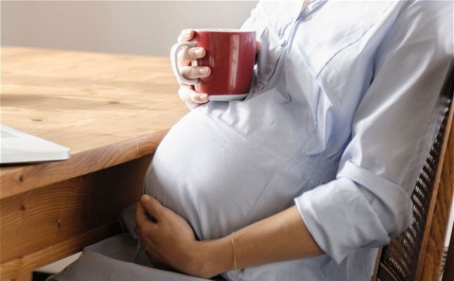 أضرار شرب القهوة للمرأة الحامل