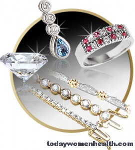 كيف تعتنى بالذهب والمجوهرات والأكسسوارات