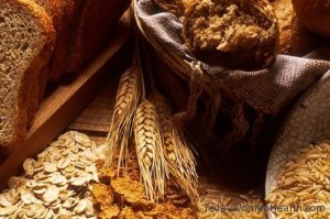 الحبوب الكاملة والخضروات للحصول على شعر صحى ولامع الحبوب الكاملة والخضروات للحصول على شعر صحى ولامع