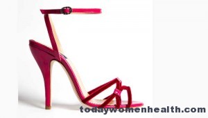 مجموعة من موديلات صنادل ربيع 2012