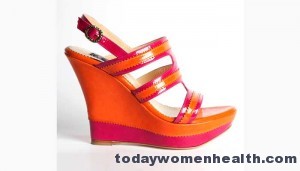 مجموعة من موديلات صنادل ربيع 2012