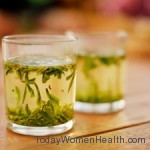 الشاي الأخضر يساعد في تفتيح البشرة 