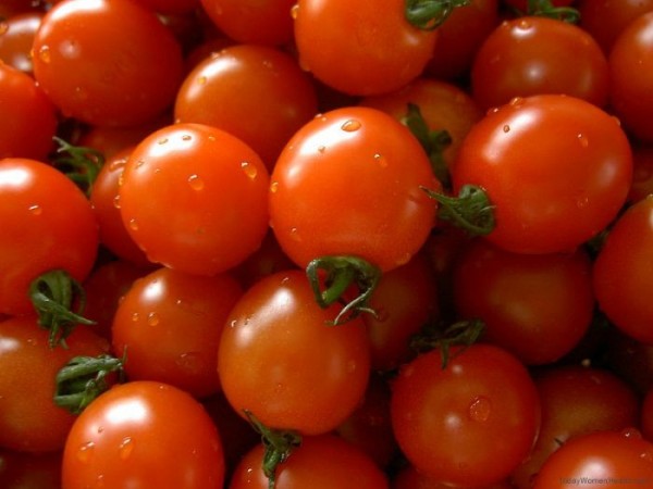 قناع الطماطم لتنظيف البشرة الدهنية