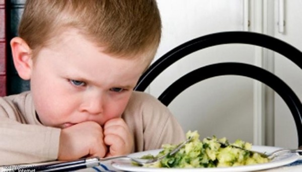 تجنب اضطرابات الطعام عند الطفل