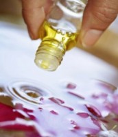 حمام الزيوت العطرية لجمال البشرة 