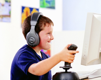 4 طرق للقضاء على تعلق الأطفال بالكمبيوتر