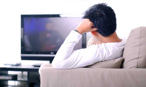 مشاهدة التلفاز قد تؤدى الى اضرار انتاج الحيوانات المنوية لدي الرجال