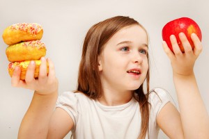 اسباب إفراط الاطفال فى تناول الطعام