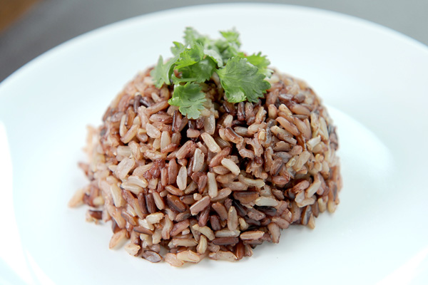 الأرز البني .. اختيارك الصحي في رمضان