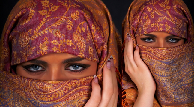 طريقة إختيار الحجاب المنايب للبشرة السمراء