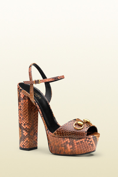 صنادل من قوتشي