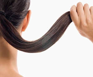 طرق تطويل الشعر وخلطات لزيادة كثافتة