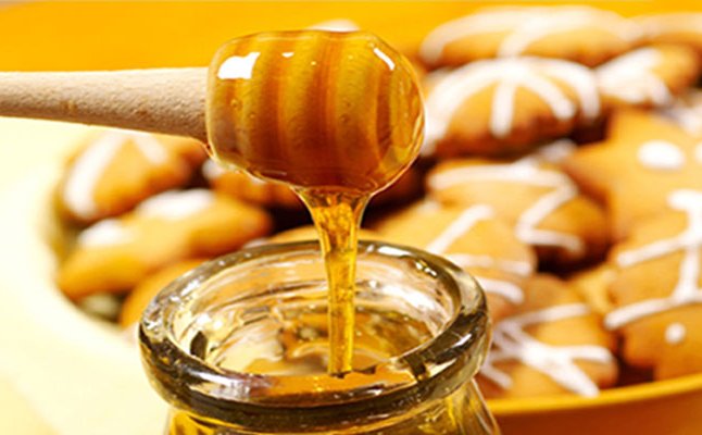 6 استعمالات غريبة ومفيدة للعسل