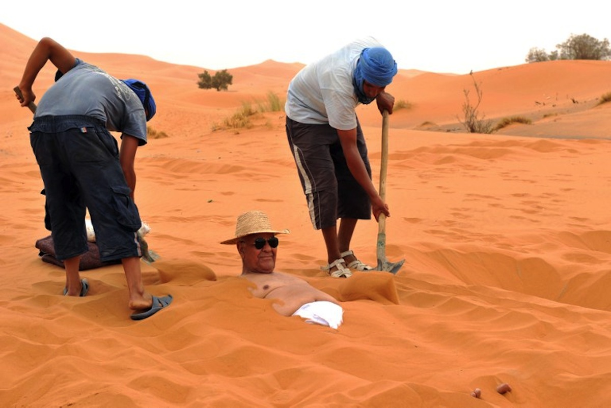 رمال الصحراء طريقة فعالة لاذابة الدهون وعلاج الامراض